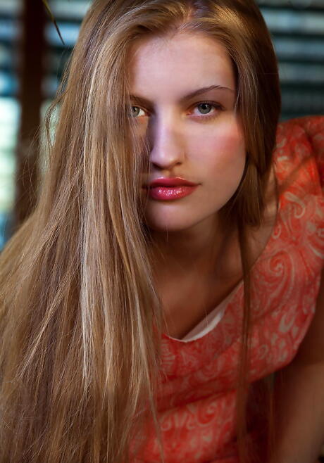 Rangy teen Bretona in skirt in foot fetish show 