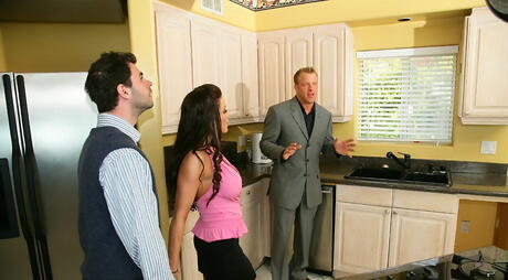 Excellent american milf Victoria Valentina in sex action 