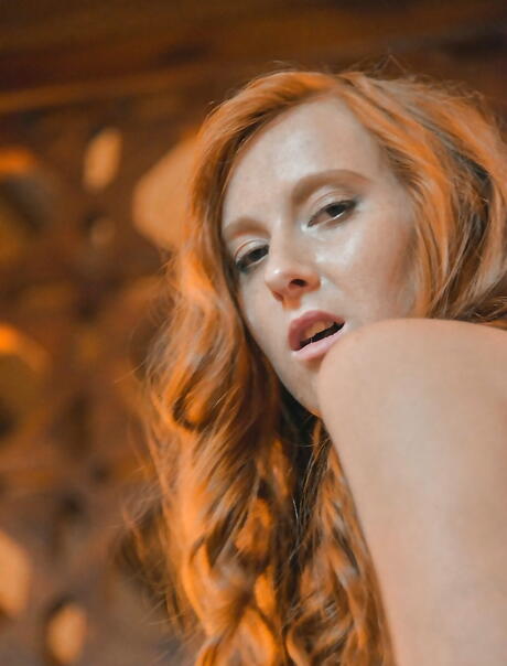 Sexy czech red-haired Linda Sweet loves to fuck 