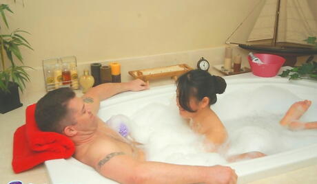 Inviting american dark-haired milf Kiwi Ling robbing on rod in bathroom