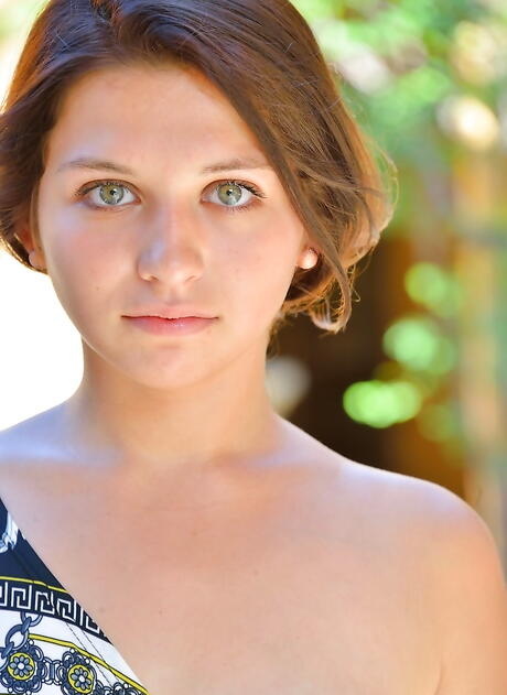 Hot american young Ariana Grand bares big titties and loves dildo 