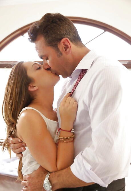 Sexy american pornstar Remy Lacroix banged after good suck 