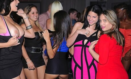 Hot women Macy Cartel and Guiliana Alexis take part in amazing orgy in the night club