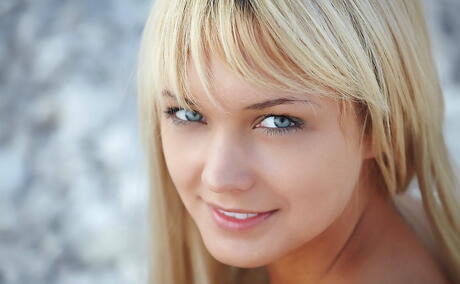 Rangy blonde hottie Lada D makes some hot foot fetish outdoor