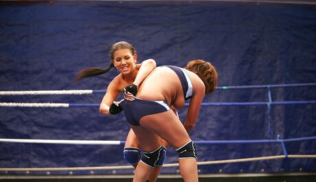 Hot girls Bellina and Rihanna Samuel in wild lesbian catfight 