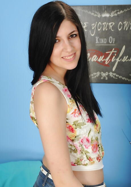 Gracile youthful Miranda Miller in fancy shorts is foot fetishist 