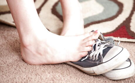 Very attractive american youthful Haley Banks makes some hot foot fetish 