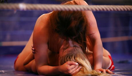 Superb older lesbians Brandy Smile and Tigerr Benson in wild lesbian catfight 