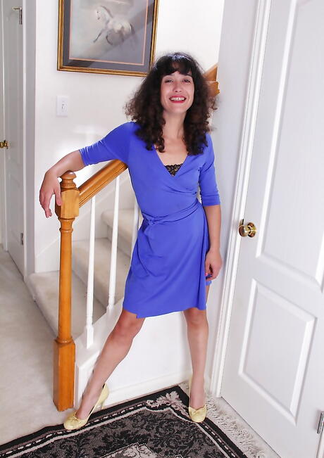 Gracile american dark hair milf Ramona Jones in sexy underwear makes some foot fetish 