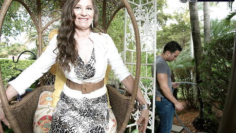 Excellent granny Mona fucked hard after sucking rod outdoor