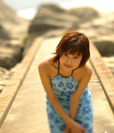 Excellent japanese cutie Keiko Akino bares big knockers and sexy ass 