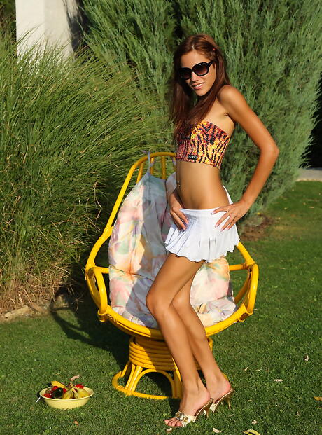 Foxy hungarian youthful Anita Pearl loves smoking outside