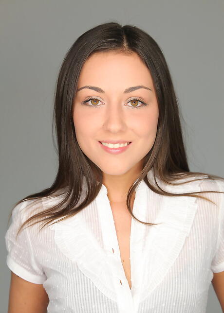 Svelte brunette young Iwia in jeans exhibits tiny tits and spreads her legs 