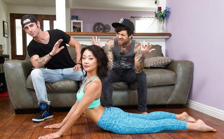 Gracile oriental brunette Saya Song enjoy hot 3some action 