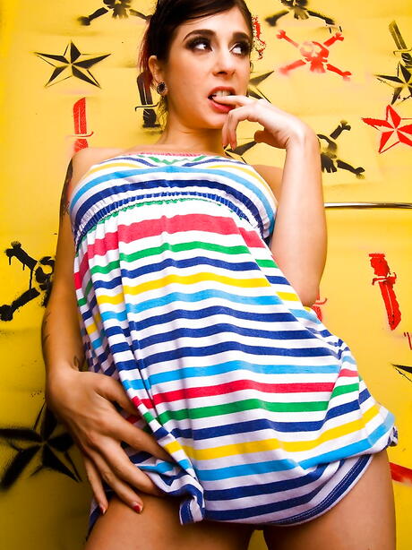 Sexy american milf Joanna Angel in nice skirt exhibiting her butt and hairy beaver 