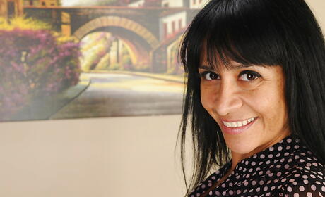 Deluxe american aged Isabella Montoya in undies makes some hot foot fetish action 