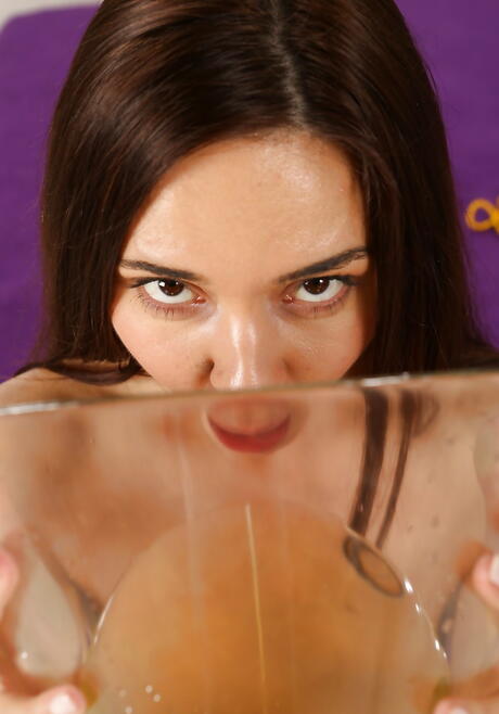 Hot dark hair milf Kerry Cherry in shorts baring her ass and pussy 