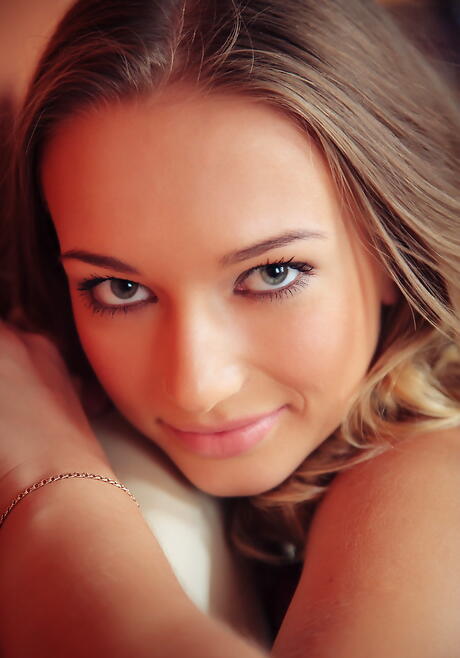 Hot blonde babe Amy Moore in nasty foot fetish action 