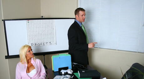 Enchanting american milf Rhyse Richards suck cock and fuck in her bald pussy in office