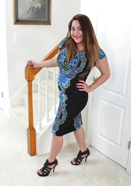 Round italian mature Cece Giovanni in skirt bares big hooters and pussy 