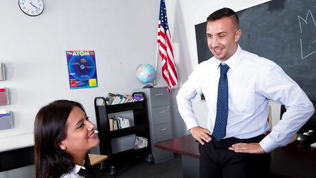 Svelte american teen August Ames rammed by big rod after good cock suck 