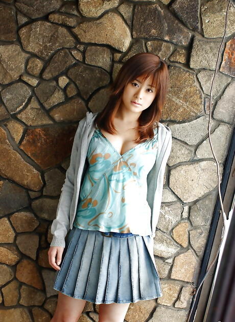 Appealing japanese babe Sumire Aida bares big boobies and sexy butt 