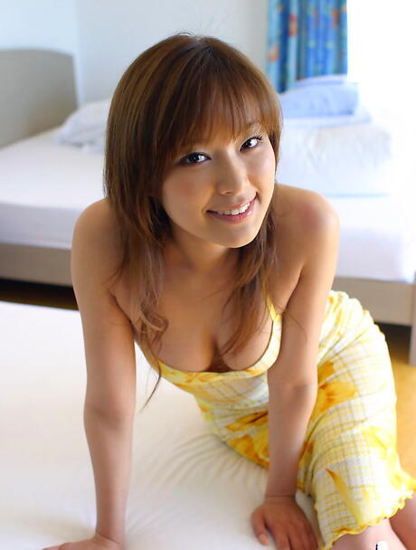 Enticing japanese babe Yua Aida denudes big boobs and butt outdoor