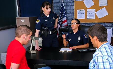 Hot beauties Dana Dearmond and Francesca Le enjoy hardcore threesome action 