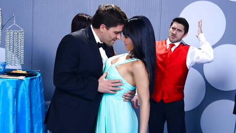 Curious latin dark hair wife Rose Monroe sucking hot dick and takes a facial 