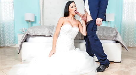 Appealing philippine dark hair milf Jasmine Jae banged hard after good blowjob outdoor