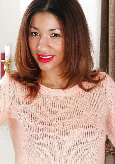 Gracile teen Jade Richardson bares big titties and ass 