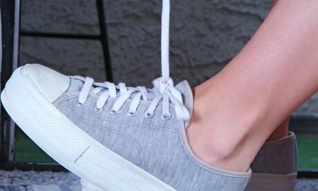 Shapely american blond youthful Alexis Malone in nasty foot fetish 