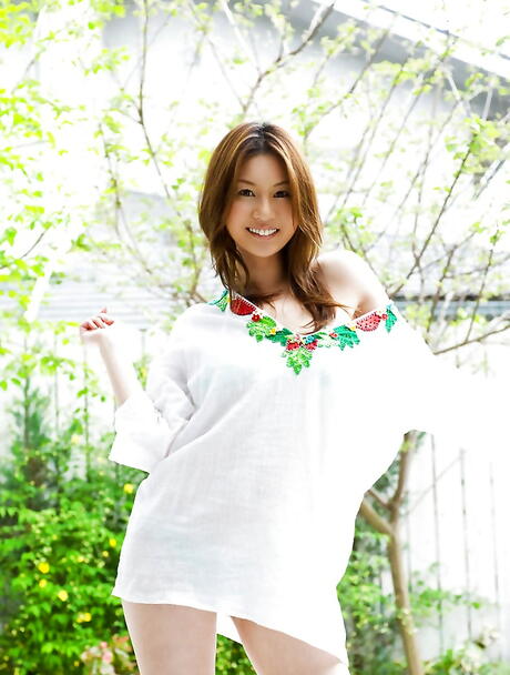 Curious japanese hottie Tatsumi Yui in hot undies exhibits her butt and spreads her legs 