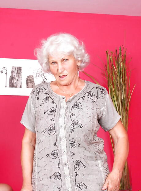 Seductive grannie Betty rammed by big cock after good cock suck 