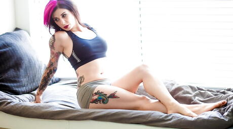 Slim american milf Joanna Angel likes some hot foot fetish 