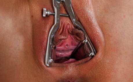 Rangy brunette babe Kara Rosemary in nasty foot fetish action 