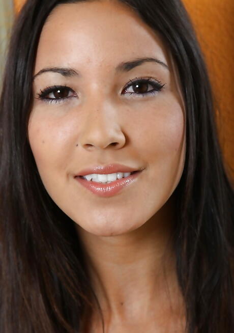 Svelte latina young Kelly in sexy underwear baring her butt 