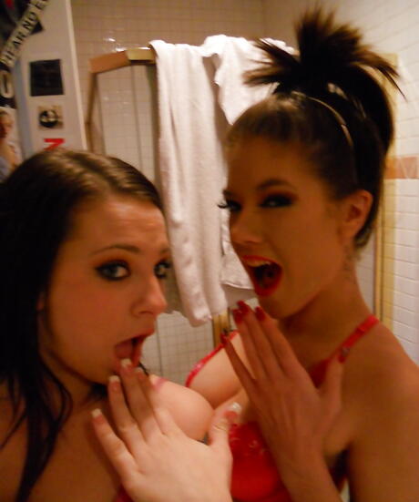 Amazing women Bailey Blue and Brittney Banxxx reveals big boobs and sexy asses in the bathroom