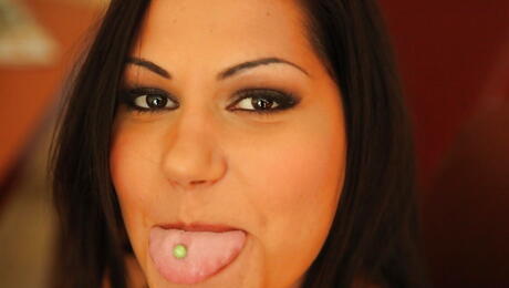 Deluxe hungarian Cipriana shows her ass 