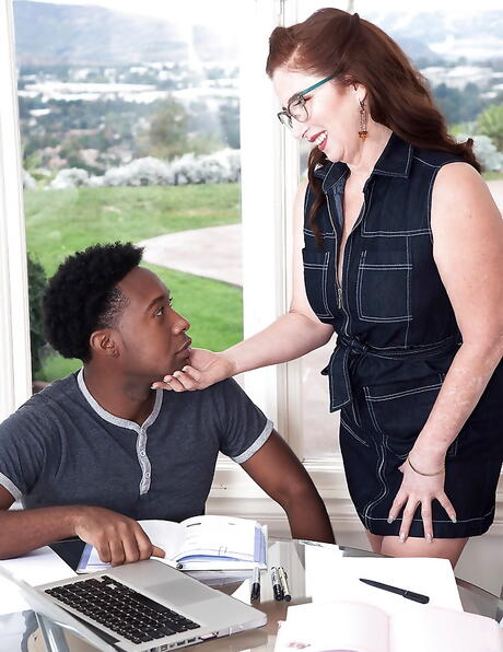 Very attractive mature Maria Fawndeli in sexy skirt hard fucked by black cock 