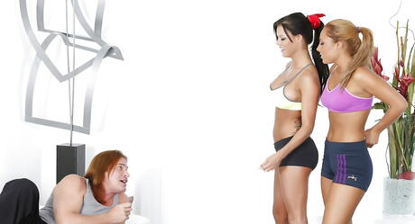 Lovely beauties Gianna Nicole and Peta Jensen in hardcore threesome sex 