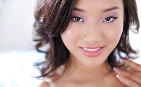 Sexy chinese pornstar Alina Li exhibits her butt in sexy lingery and masturbating 