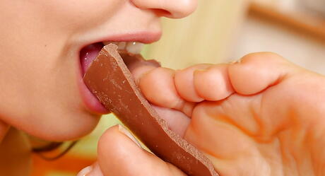 Slender babes Eve Angel and Dorina pleasing each other 