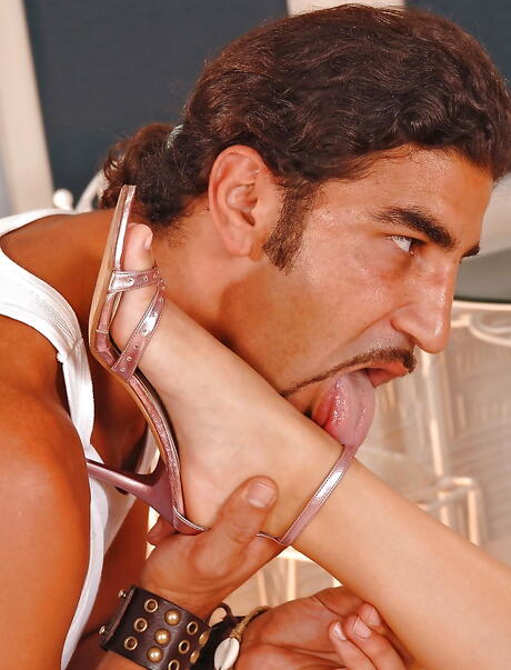 Sexy american Blue Angel loves to fuck 