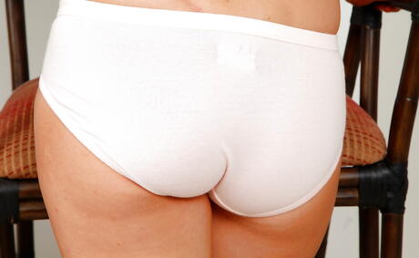 Very attractive american blond cutie Summer Haze in jeans unveiling small tits and pussy 