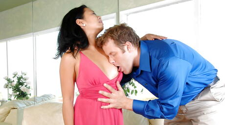 Stunning asian mommy Lucky Starr in sexy skirt fucked after hot dick suck 