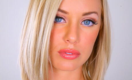 Sylphlike american cutie Nicole Aniston shows tiny tits and hairy pussy 