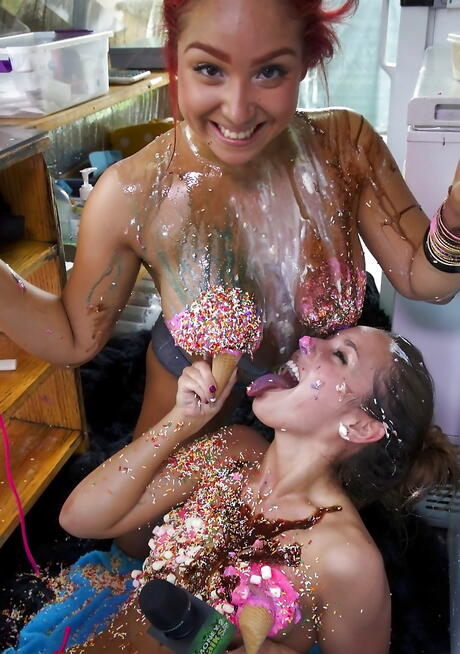 Deluxe women Dylan Daniels and Stacey Levine in shorts having lesbian sex 