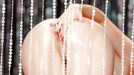 Peachy american blond milf Courtney Cummz reveals big titties and plays with toy 