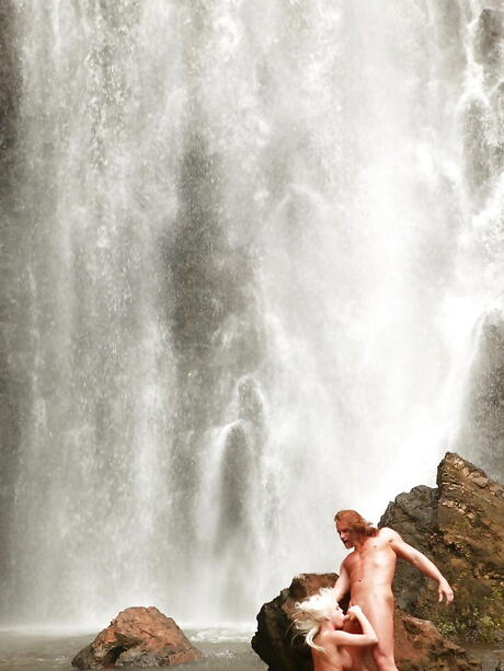 Sexy american milf Jesse Jane drilled in her nice pussy after good cock suck outside